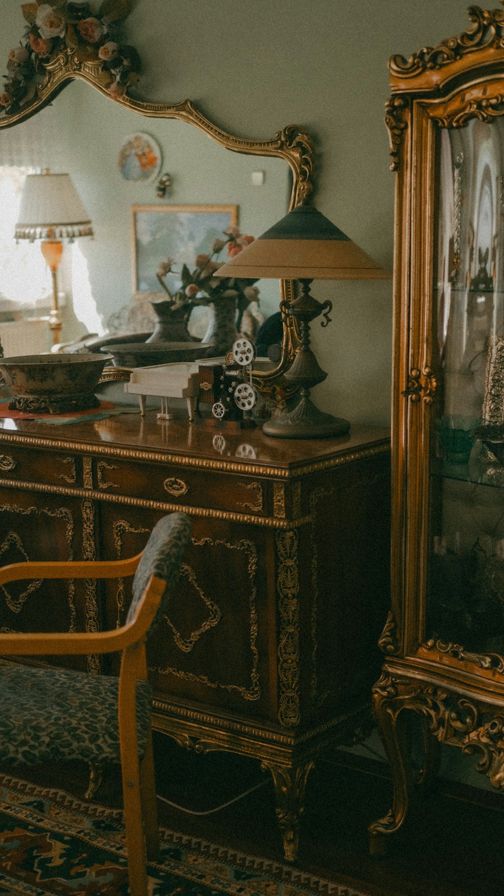 Commode ancienne avec miroir — mobilier d'époque, achat partout en France